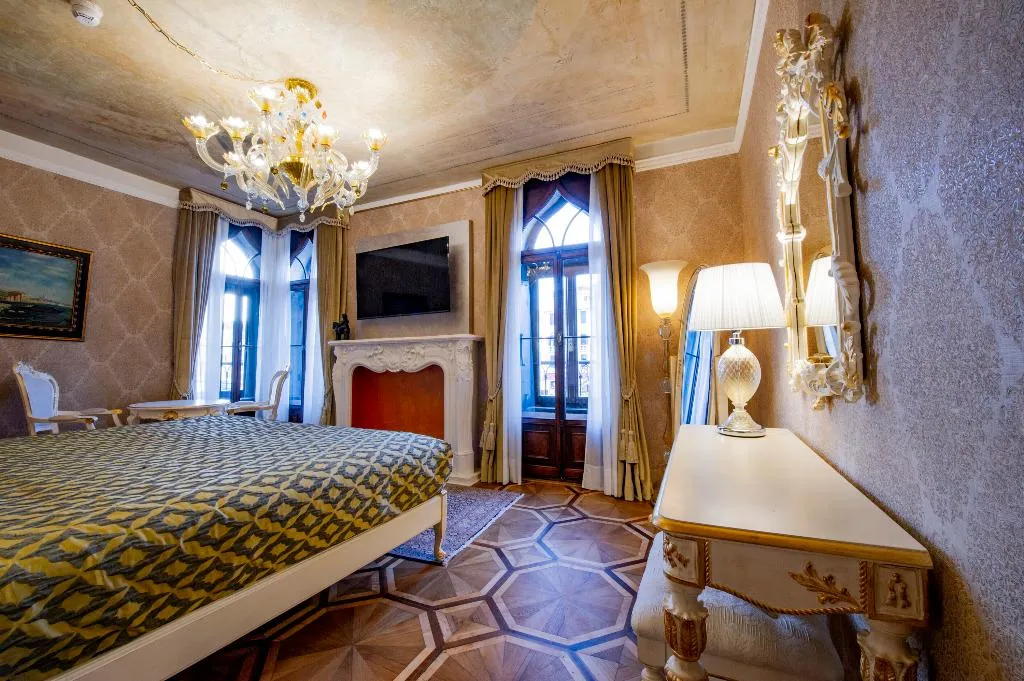SUITE CANAL VIEW Room, Ego Boutique Hotel The Silk Road, Venice