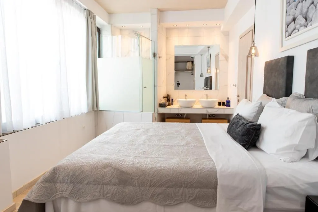 APARTMENT WITH JACUZZI WITH VIEWS Room, Sea And The City, Halkidiki