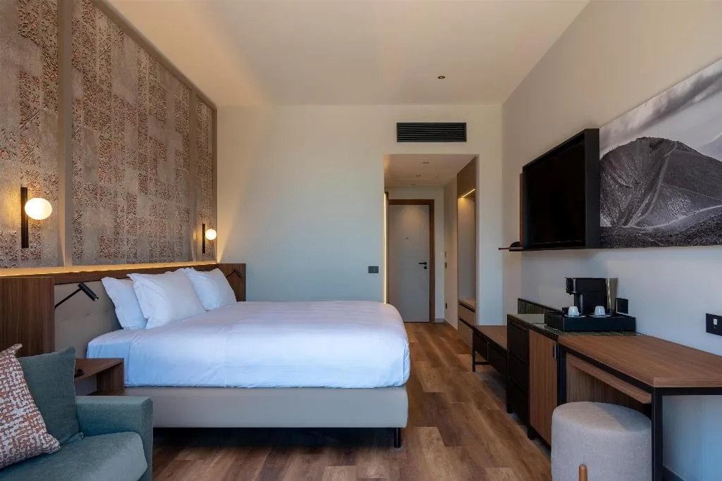 Room, Picciolo Etna Golf Resort & Spa, Curio Collection, Catania