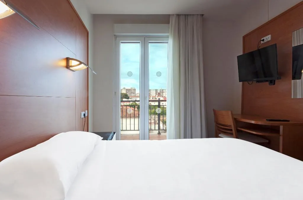 SINGLE STANDARD Room, Hotel Blanes Horitzó by Pierre & Vacances, Costa Brava