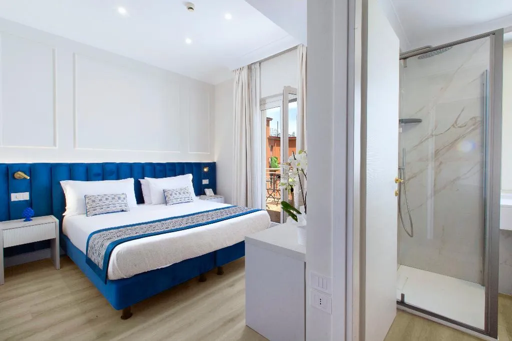 Double or Twin SUPERIOR WITH BALCONY Room, Michelangelo, Naples