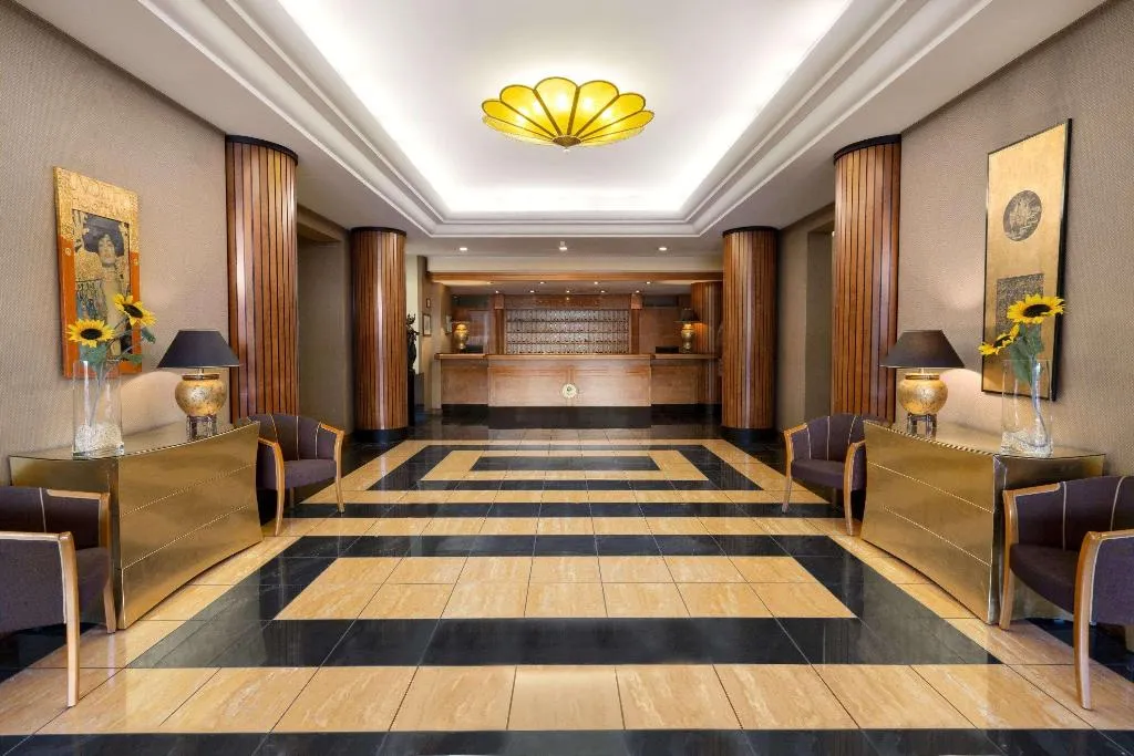 Lobby, Ramada Naples, Naples