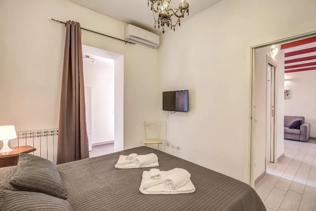 APARTMENT TWO BEDROOMS ONE BATHROOM Room, Relais La Torretta, Naples