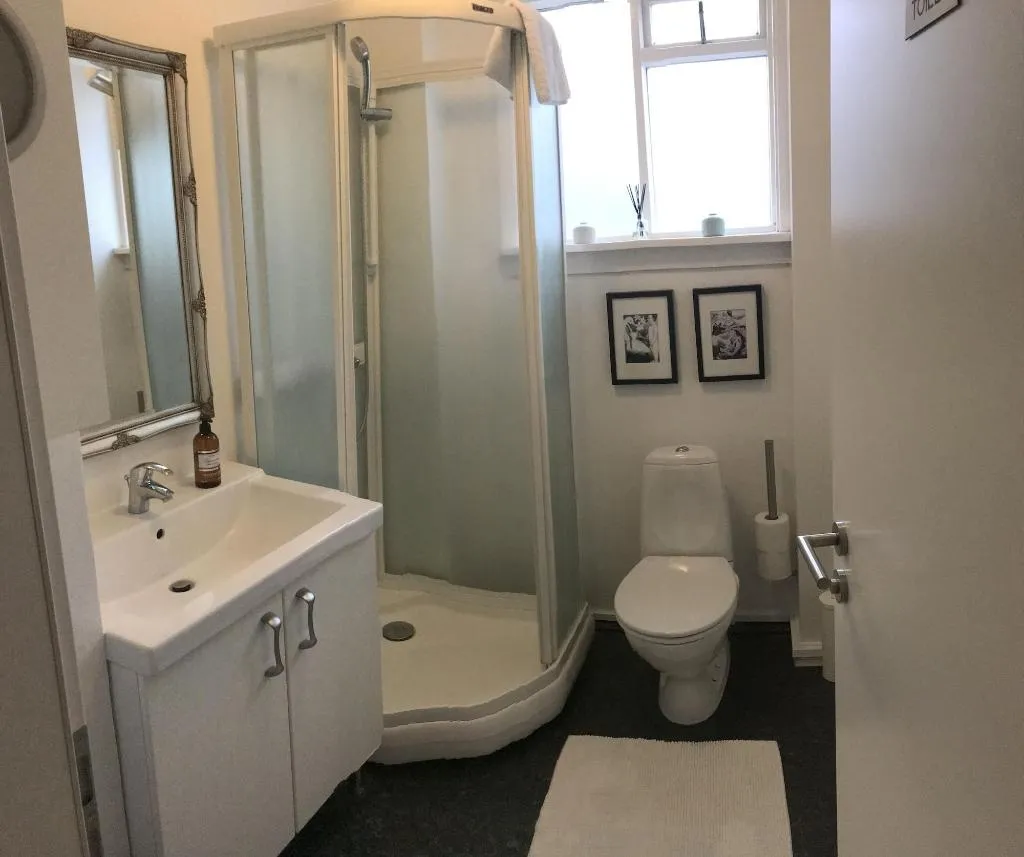 Room, Snorri's Guesthouse, Reykjavik