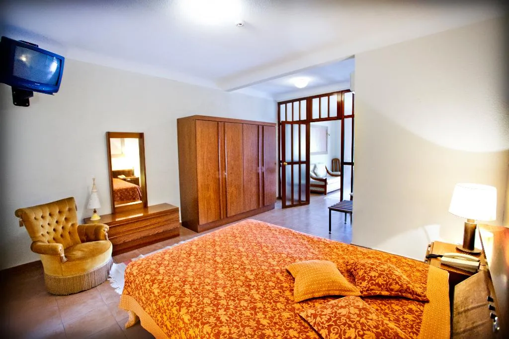 SINGLE STANDARD Room, Residencial Planalto, Porto