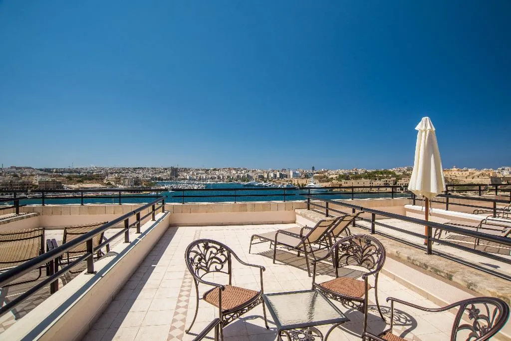 SINGLE PREMIUM Room, Grand Hotel Excelsior, Malta