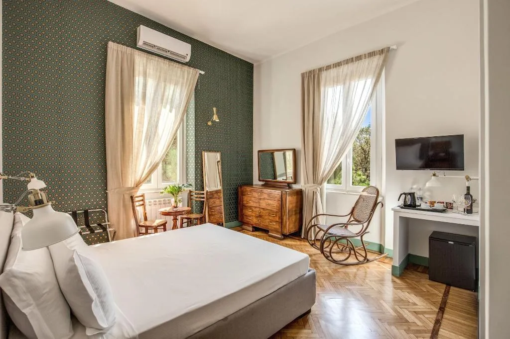 Room, Tree Charme Trilussa, Rome