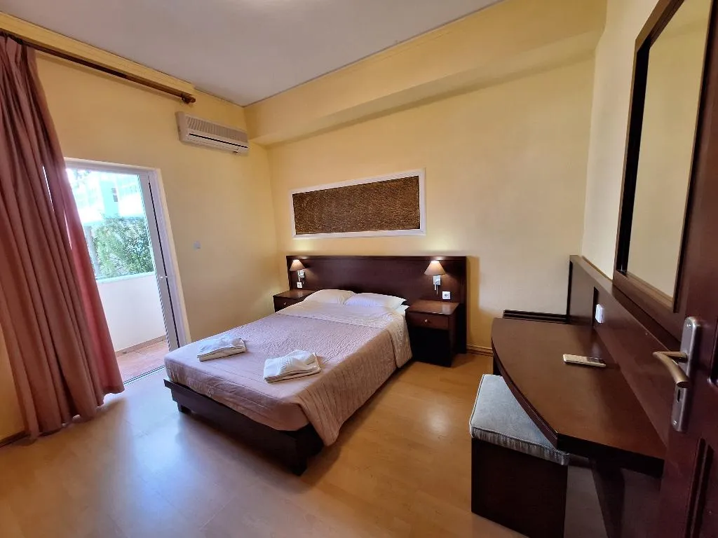 APARTMENT TWO BEDROOMS ONE BATHROOM Room, Perla Beach, Crete