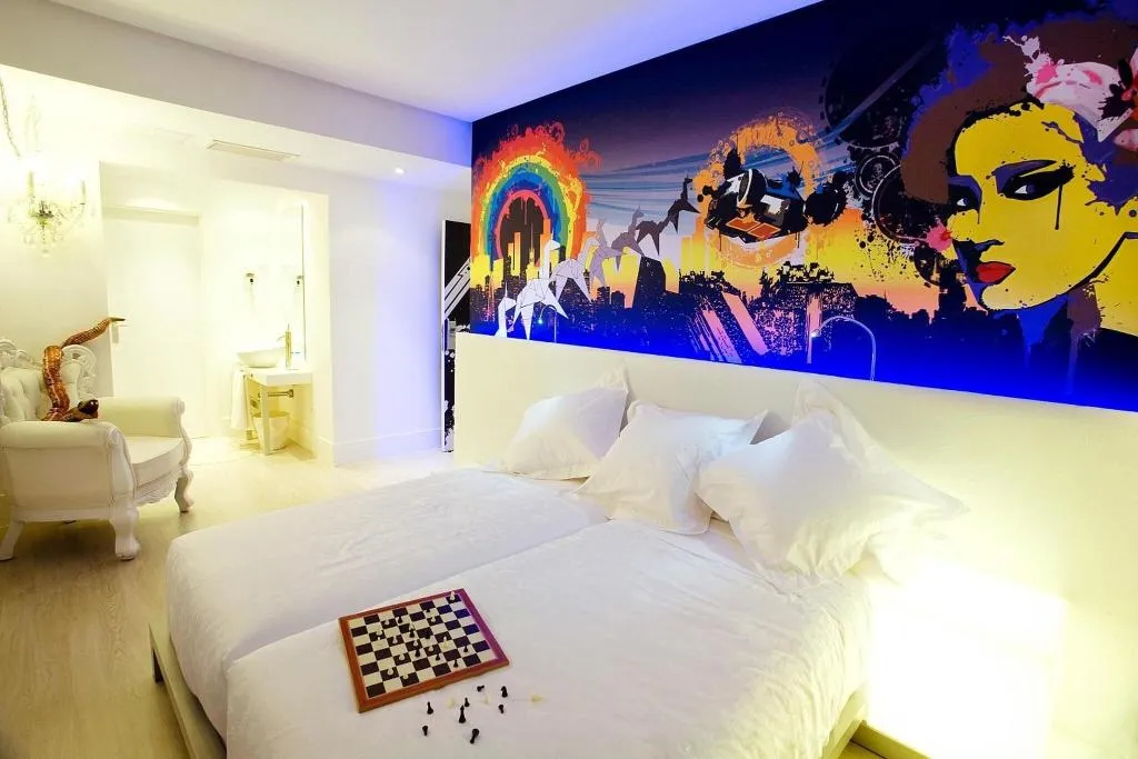 Room, Dormirdcine, Madrid