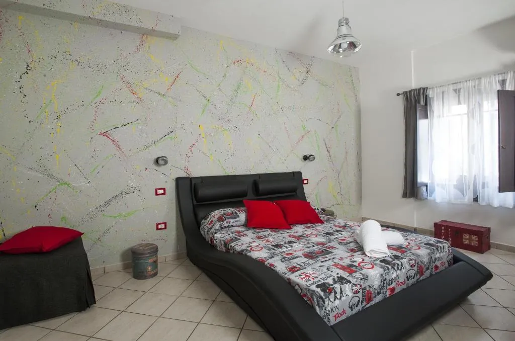 Room, City Pompei Accommodations, Naples