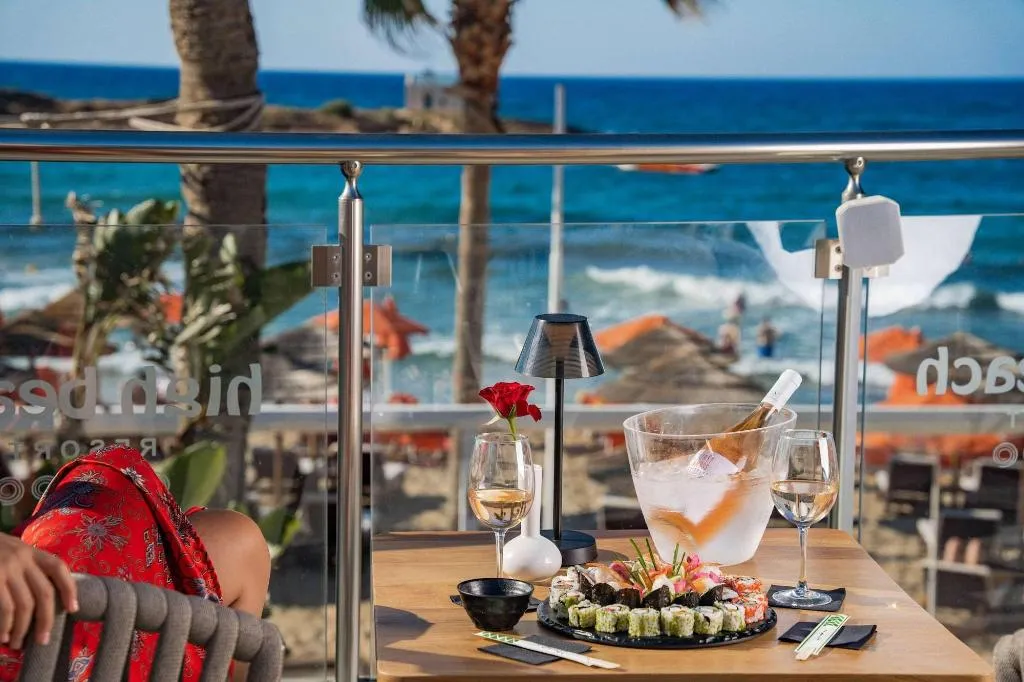 Bar, High Beach White, Crete