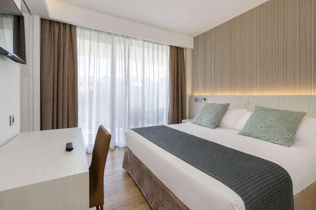 FAMILY ROOM STANDARD Room, Sol Torremolinos Don Pedro, Costa Del Sol