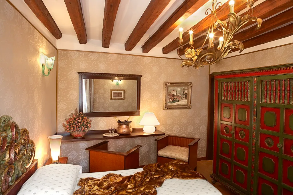 DOUBLE STANDARD Room, Saturnia & International, Venice