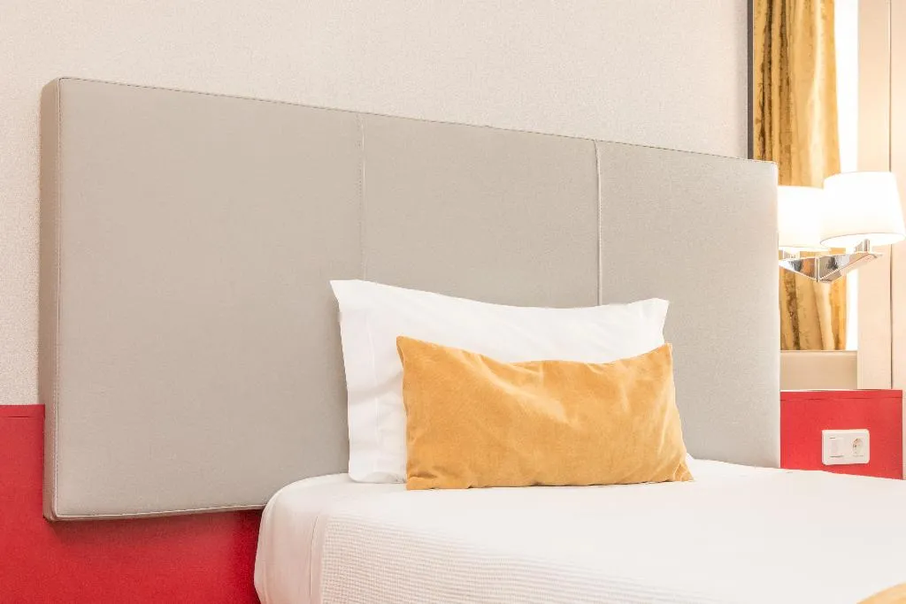 SINGLE STANDARD Room, 3K Madrid, Lisbon