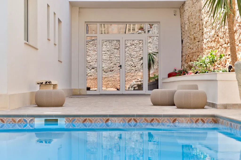 Pool, Palazzo Violetta, Malta