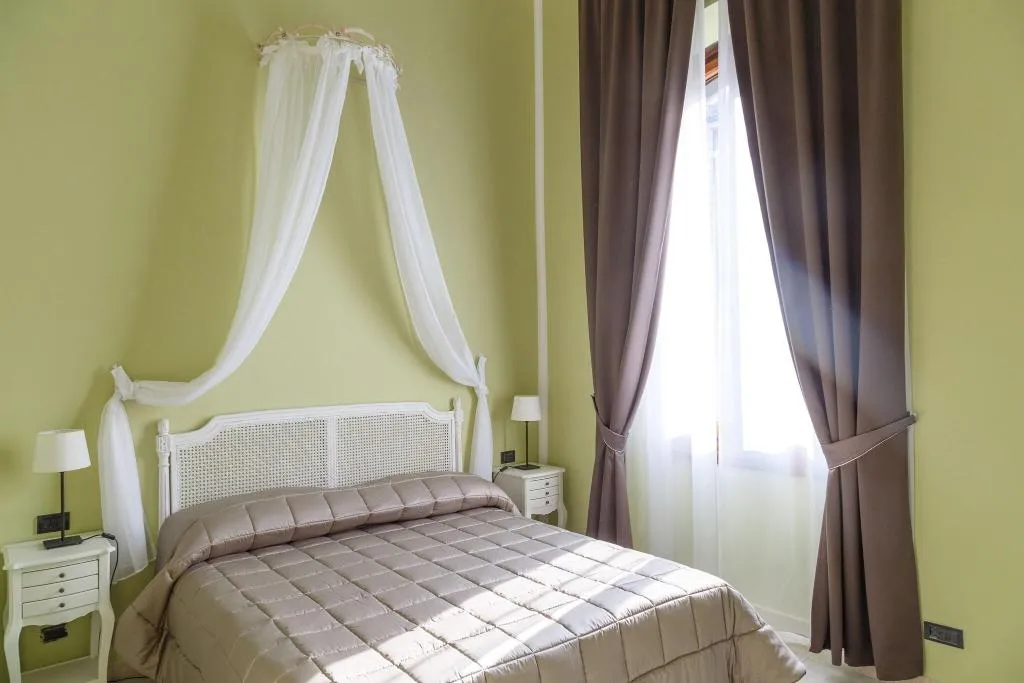 Room, B&B Leone X, Florence