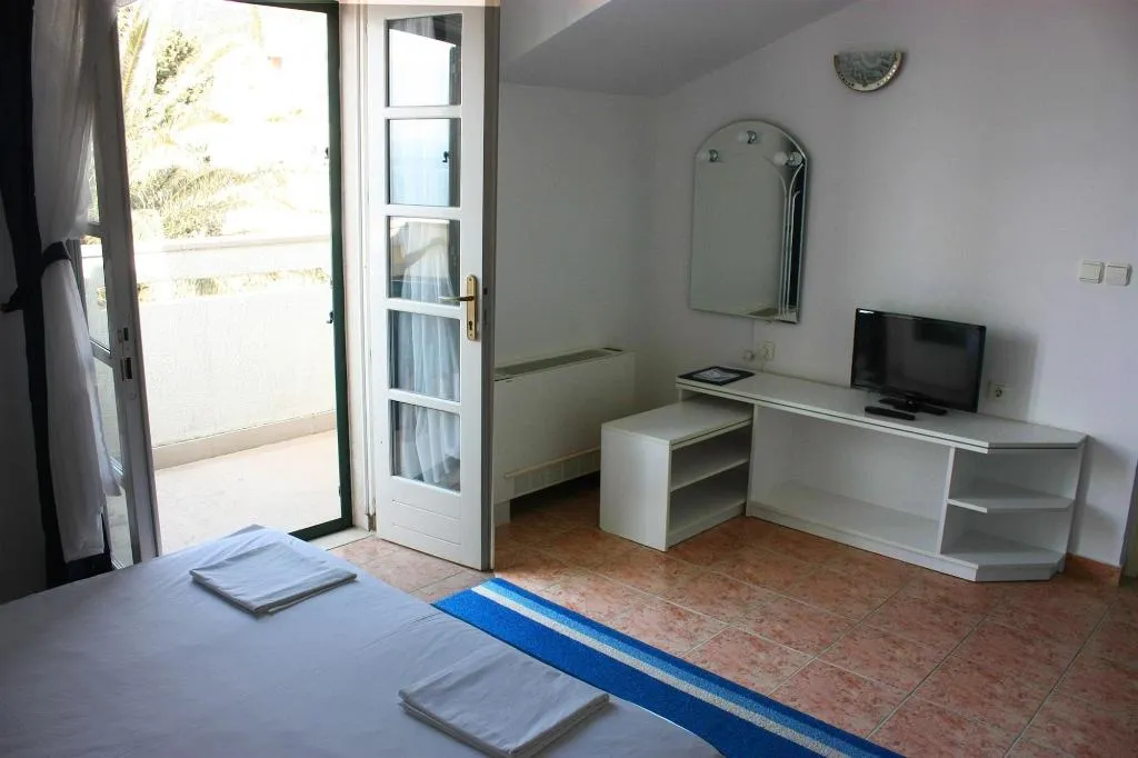 Room, Ivan, Split