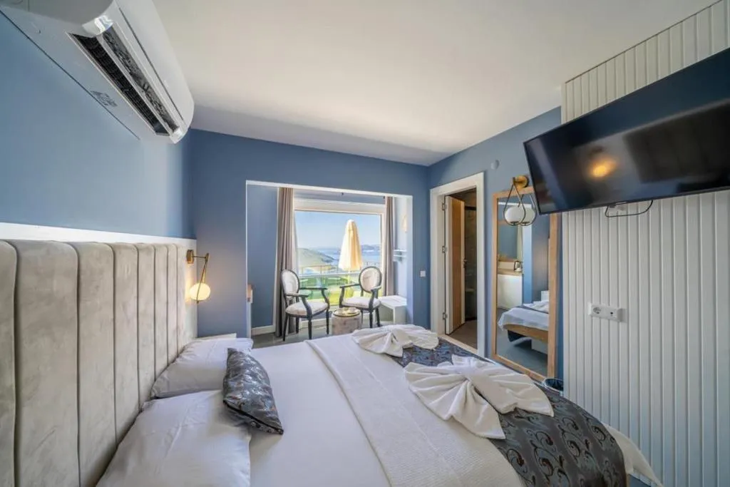 Room, Un Amor Hotel, Dalaman