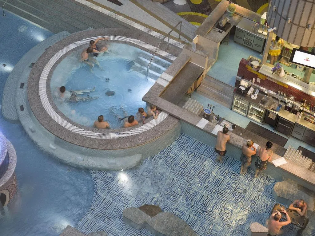 Pool, Tallink Express, Tallinn