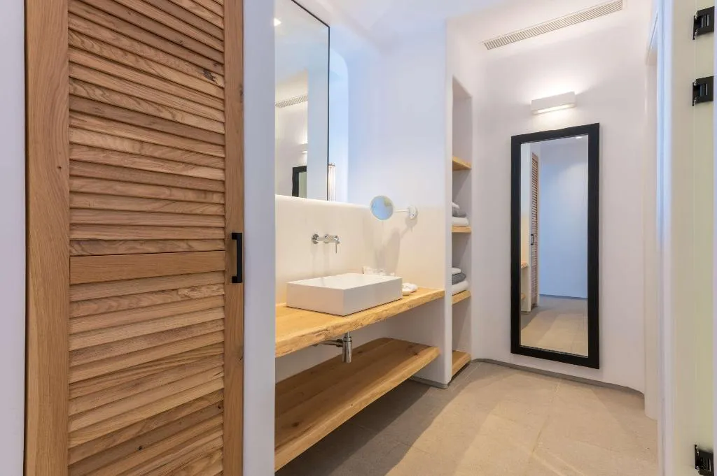 SUITE DELUXE WITH PRIVATE POOL Room, Radisson Blu Euphoria Resort, Mykonos