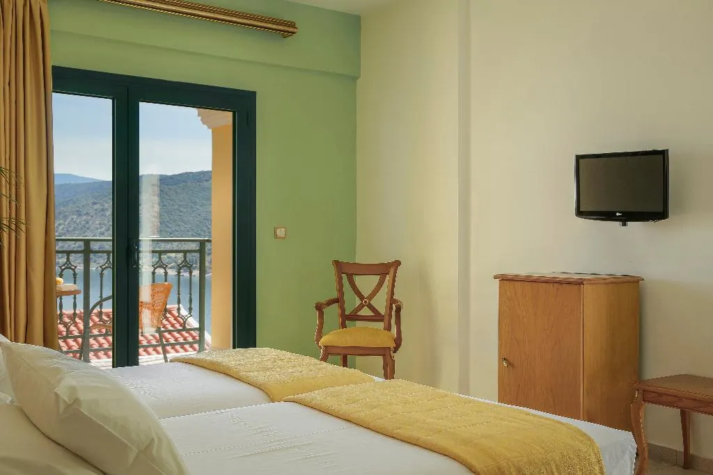 VILLA TWO BEDROOMS WITH PRIVATE POOL Room, Kefalonia Bay Palace by GHH, Kefallinia