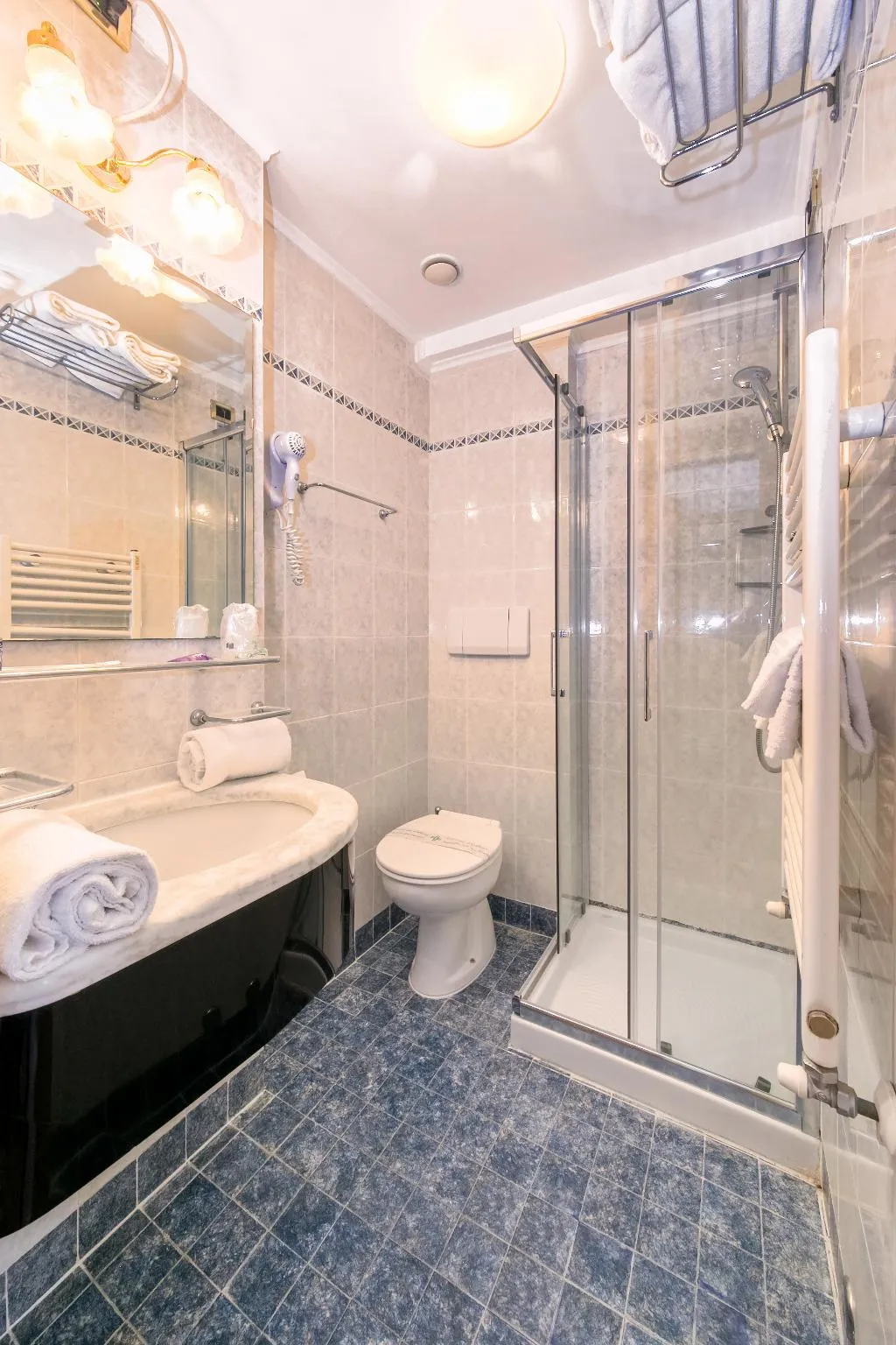 DOUBLE SINGLE USE STANDARD Room, Pantalon, Venice