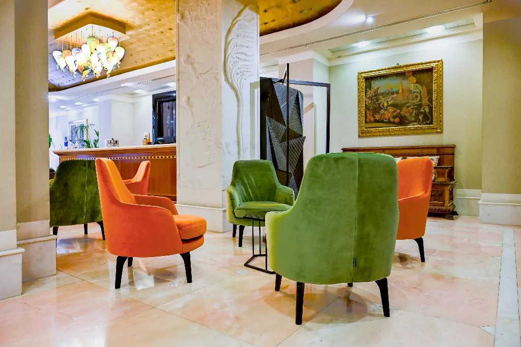 Lobby, Delle Nazioni, Rome