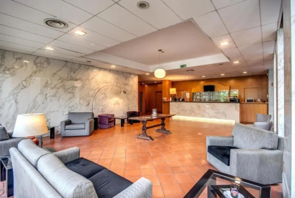 Lobby, Della Rotonda, Milan