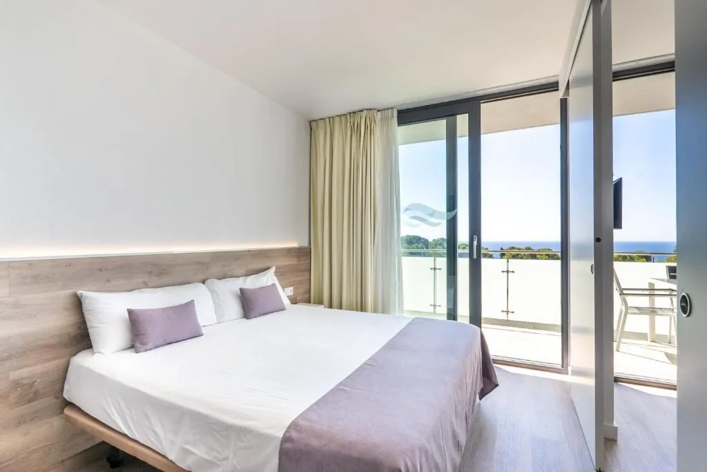 APARTMENT SUPERIOR TWO BEDROOMS Room, Comtat Sant Jordi, Costa Brava