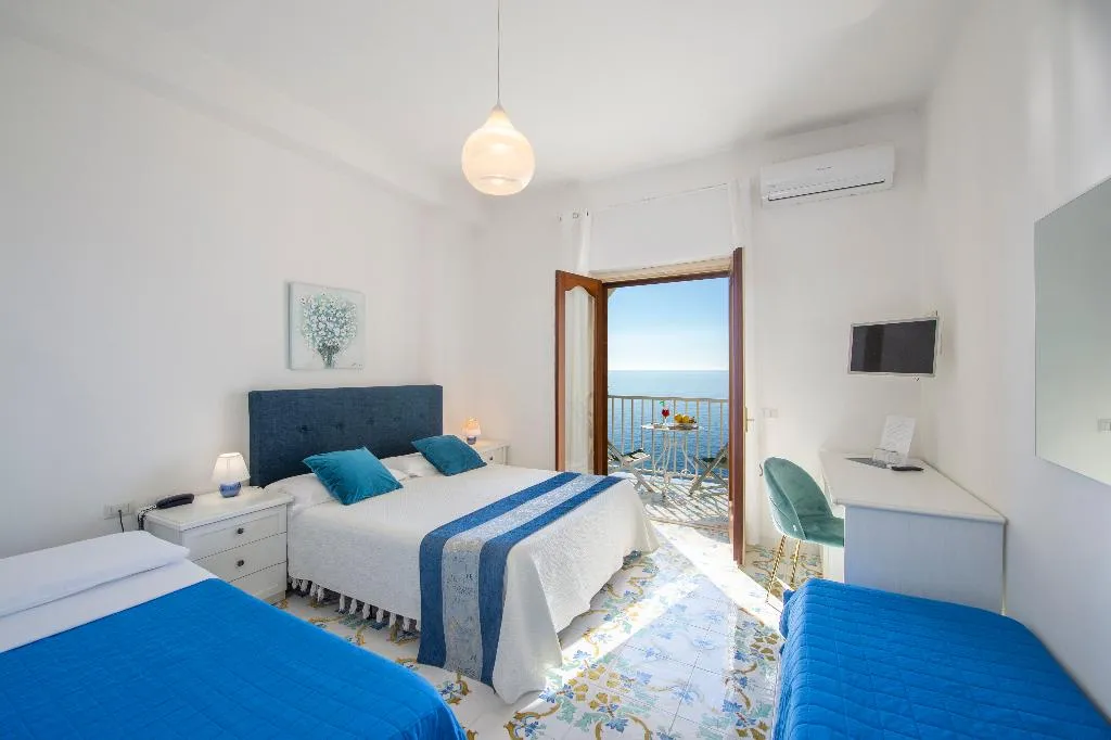 QUADRUPLE SEA VIEW WITH BALCONY Room, Villa Bella Vista near Positano and Amalfi, Naples