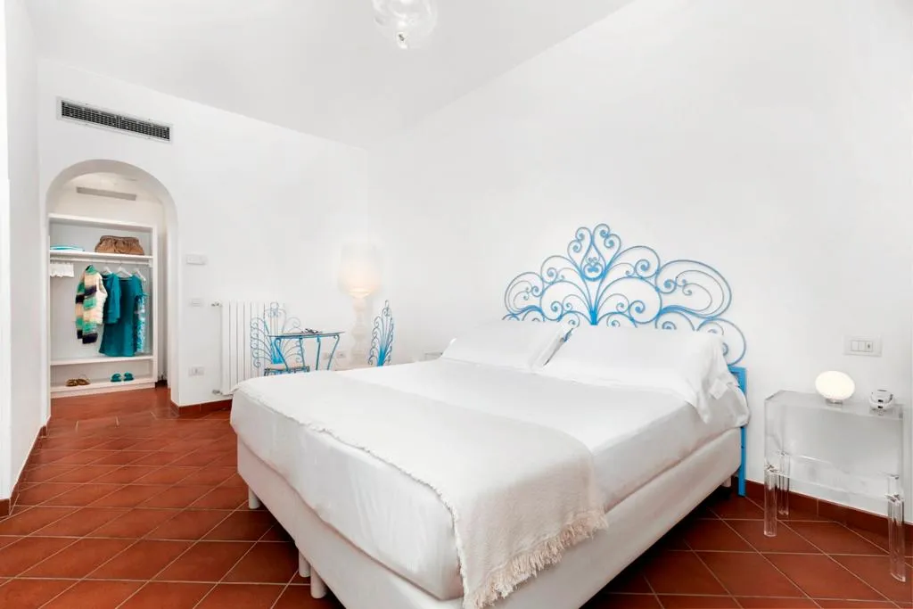 QUADRUPLE DELUXE Room, Villa Oriana Relais, Naples