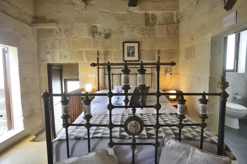 Room, The Burrow Guest House, Malta