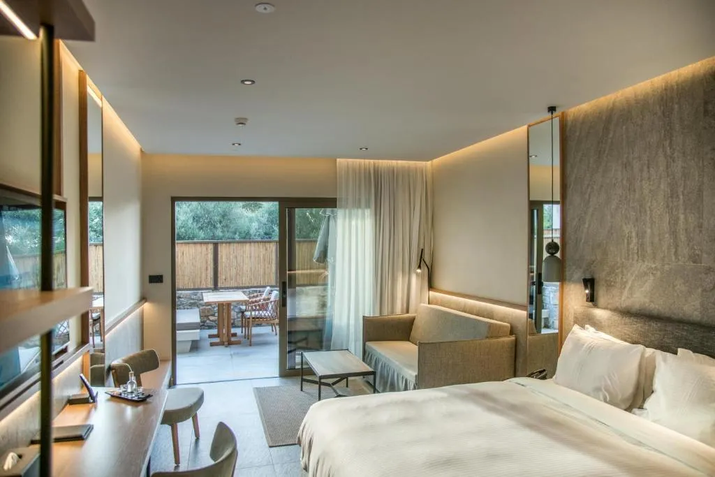 JUNIOR SUITE GARDEN VIEW Room, King Minos Retreat Resort and Spa, Crete