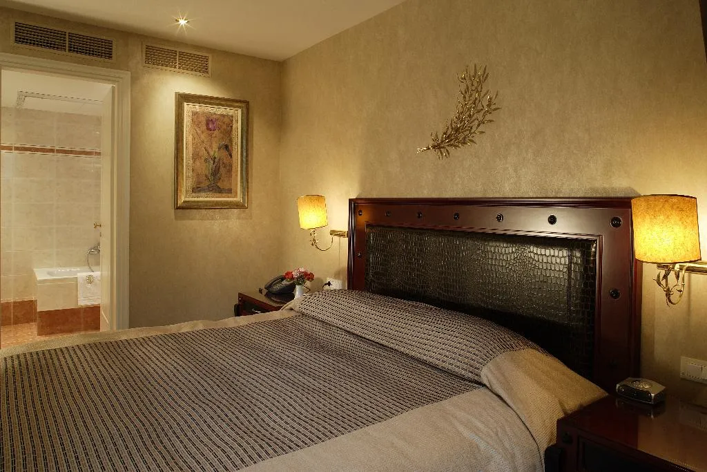SUITE CAPACITY 4 TWO BEDROOMS Room, Theoxenia House, Athens