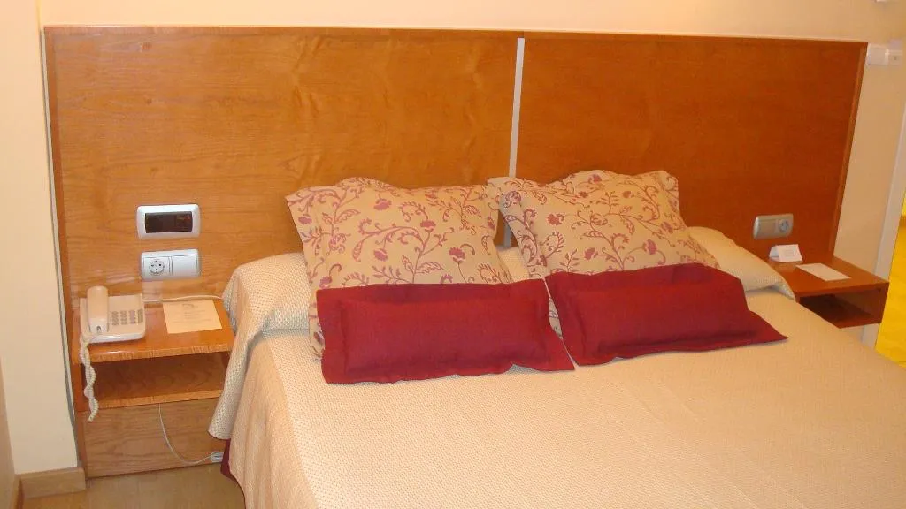 DOUBLE ONE BED Room, Alfonso VIII, Madrid