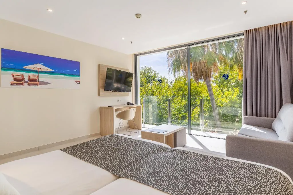 JUNIOR SUITE STANDARD Room, Samos, Majorca