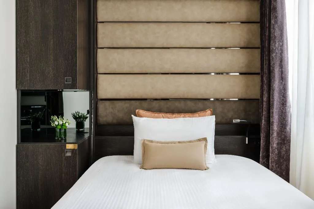 SINGLE DELUXE Room, The Square Milano Duomo, Milan