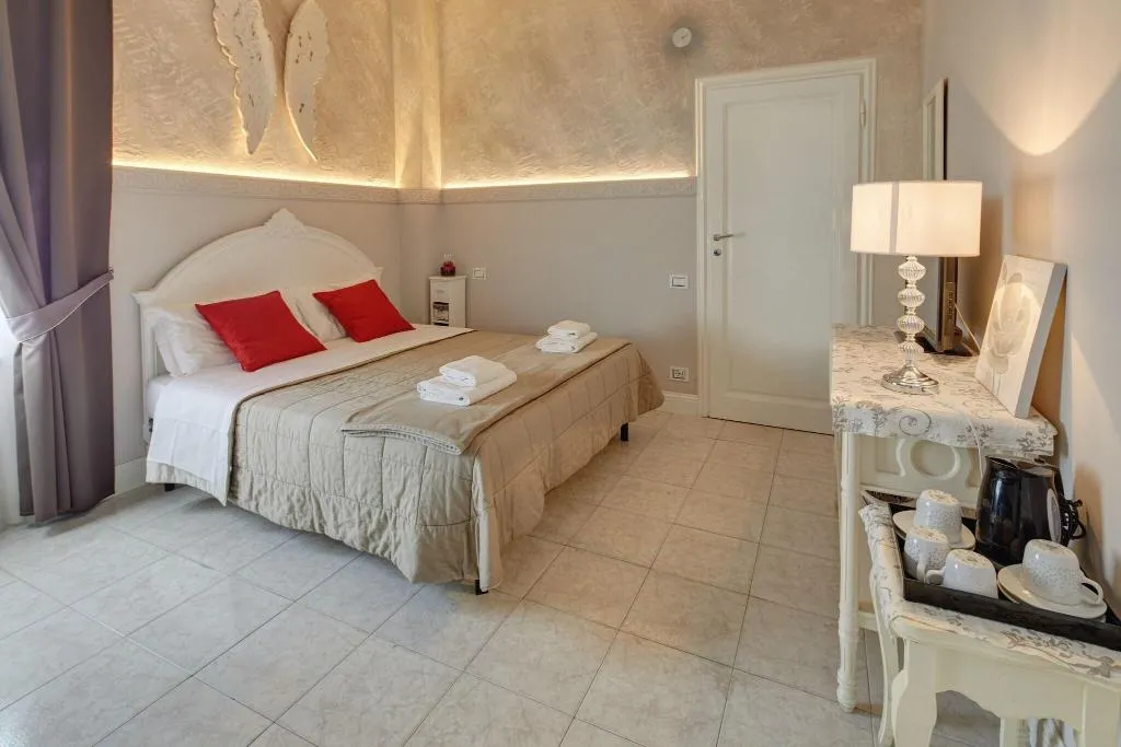 Room, B&B Leone X, Florence