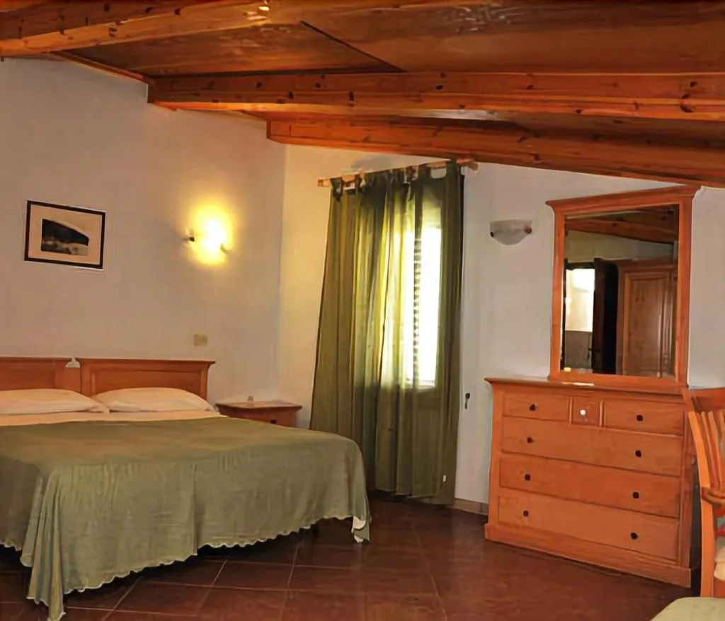 Room, L'Approdo, Naples
