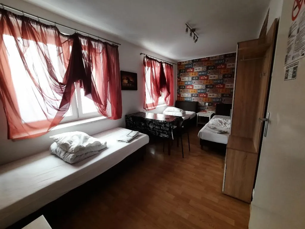 TRIPLE WITH SHARED BATHROOM Room, Lorf Hostel&Coffee, Krakow