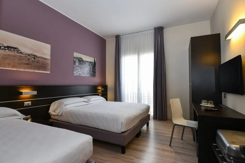 TRIPLE STANDARD Room, Vienna, Venice
