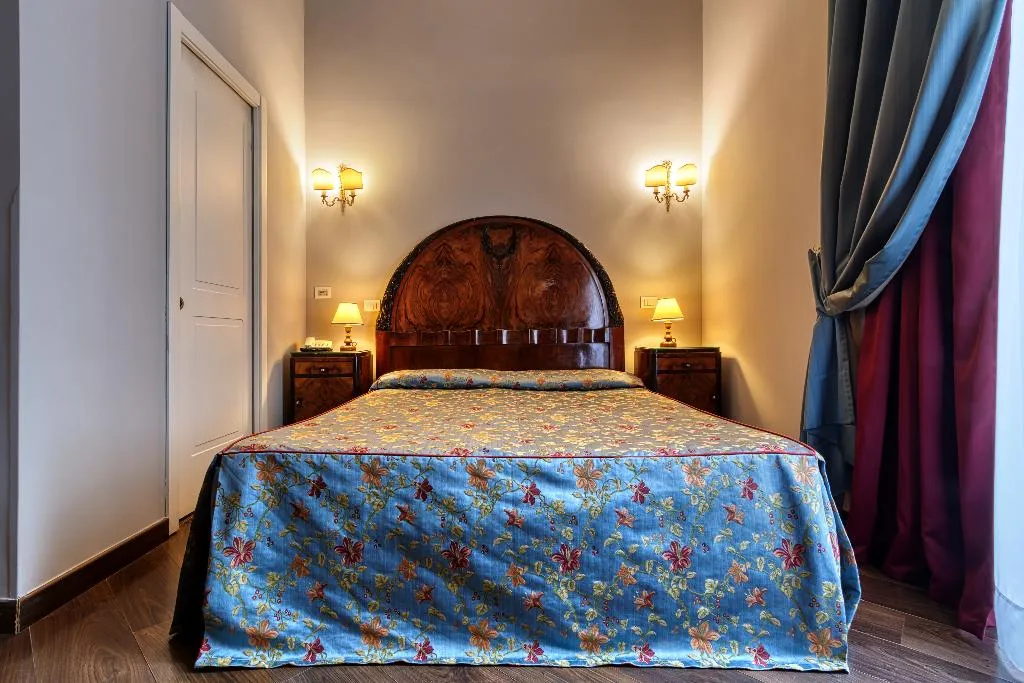 DOUBLE ECONOMY Room, Decumani Hotel de Charme, Naples