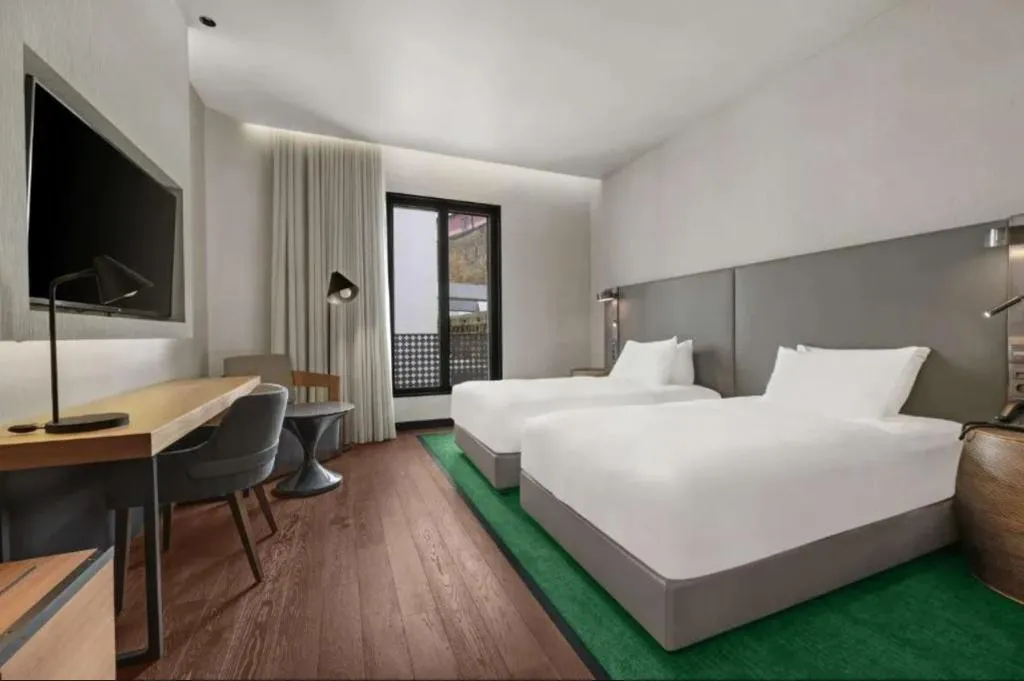 Double or Twin STANDARD Room, Hilton Porto Gaia, Porto