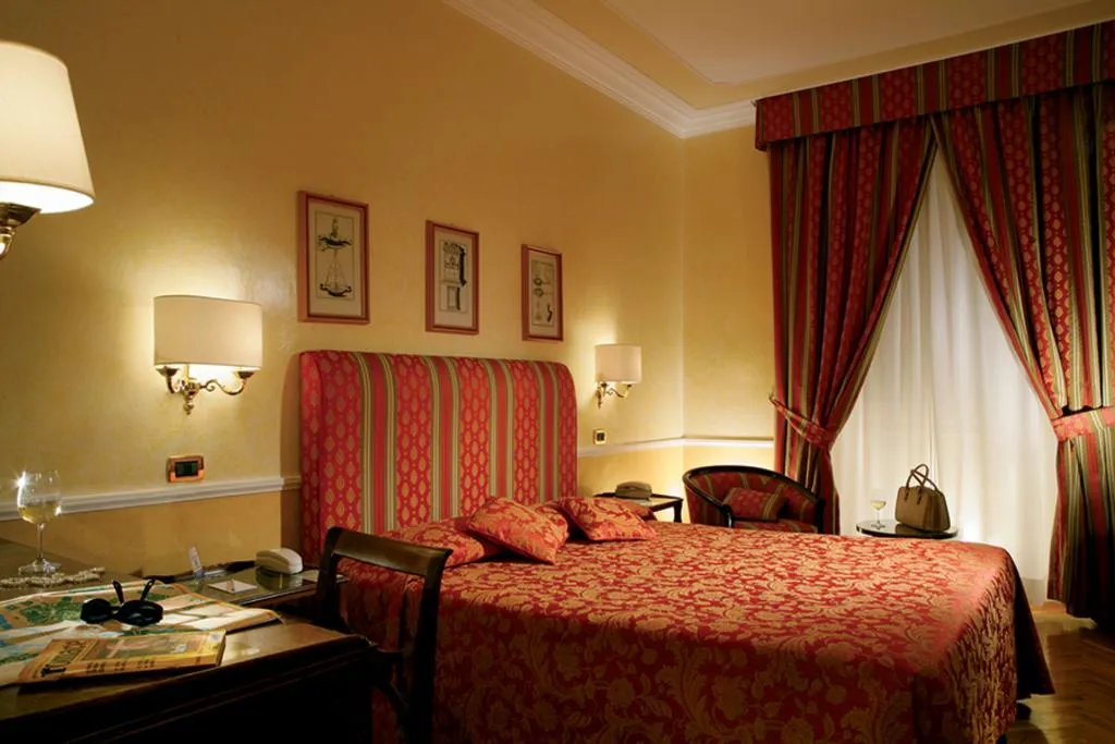 FAMILY ROOM STANDARD Room, Bettoja Hotel Massimo d'Azeglio, Rome