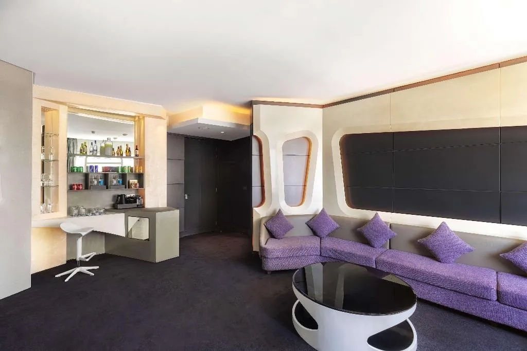 SUITE STANDARD Room, V Hotel Dubai, Curio Collection by Hilton, Dubai
