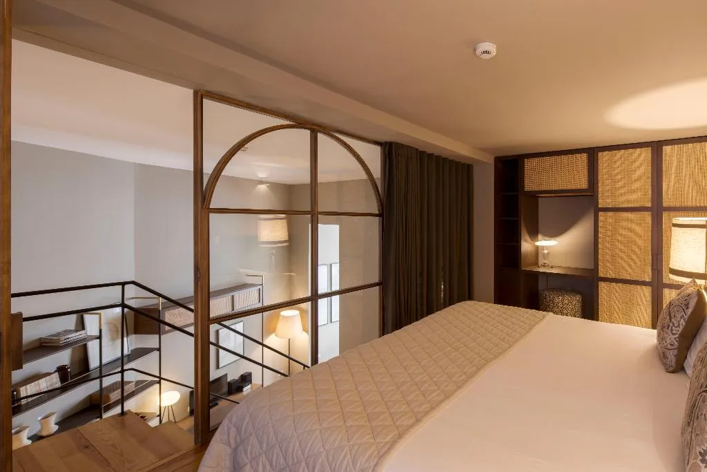 APARTMENT TWO BEDROOMS Room, Condes de Azevedo Palace, Porto