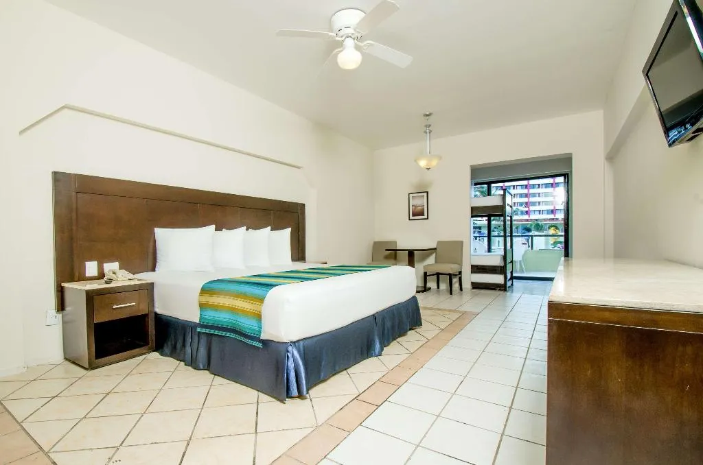 Room, Crown Paradise Club Cancun All Inclusive, Cancun Area