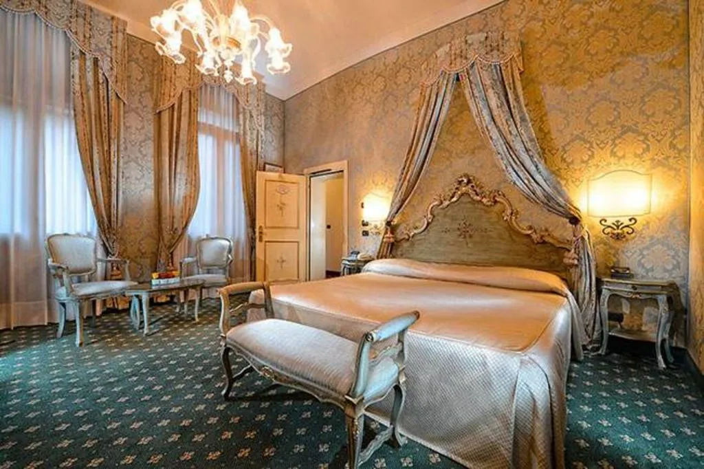TRIPLE STANDARD Room, Ca' Rialto House, Venice