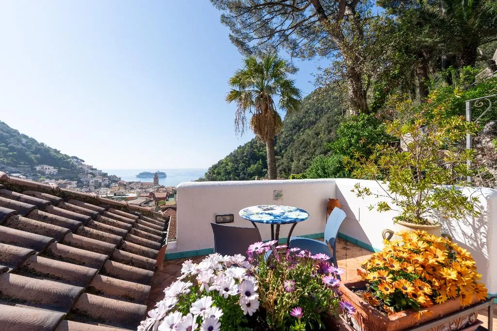 JUNIOR SUITE STANDARD Room, Hotel Villa Annalara, Naples