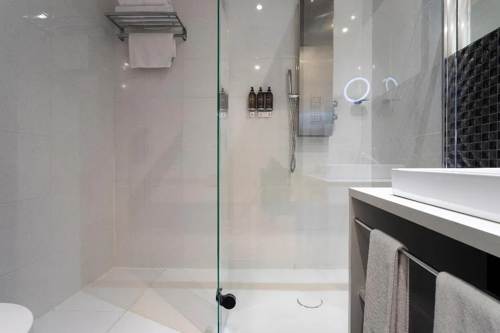 TRIPLE STANDARD Room, Petit Palace Lealtad Plaza, Madrid